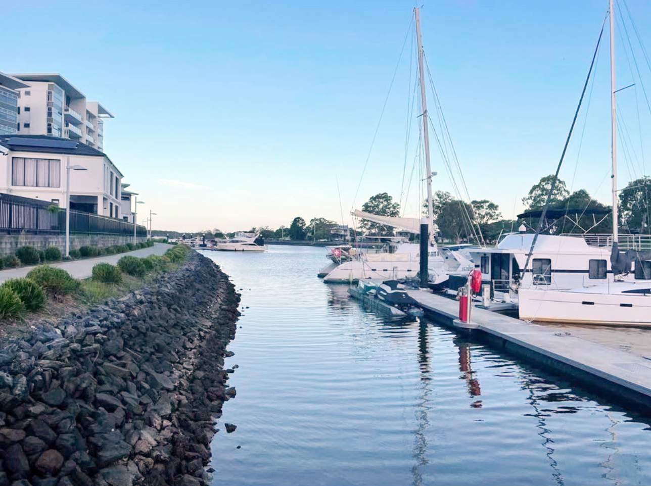 marina-boat