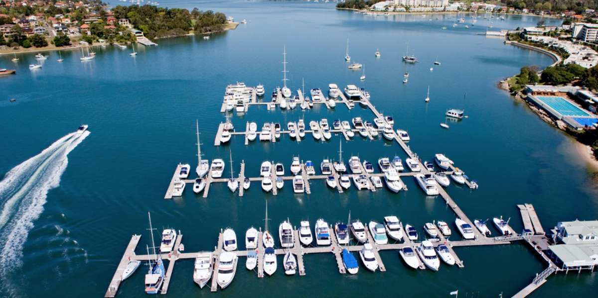 marina-boat
