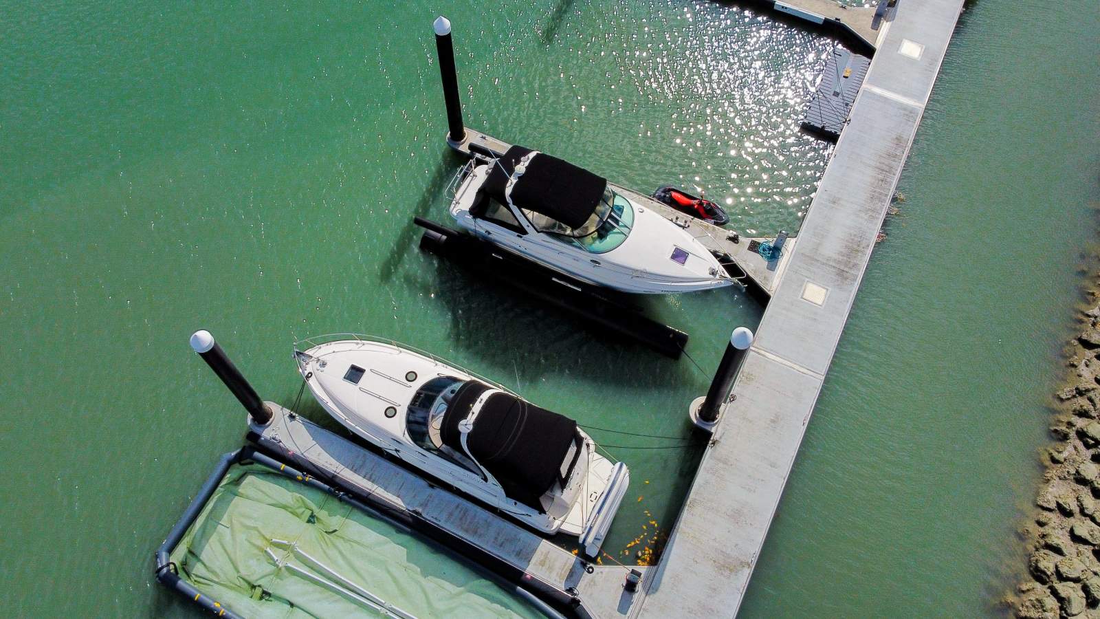 marina-boat