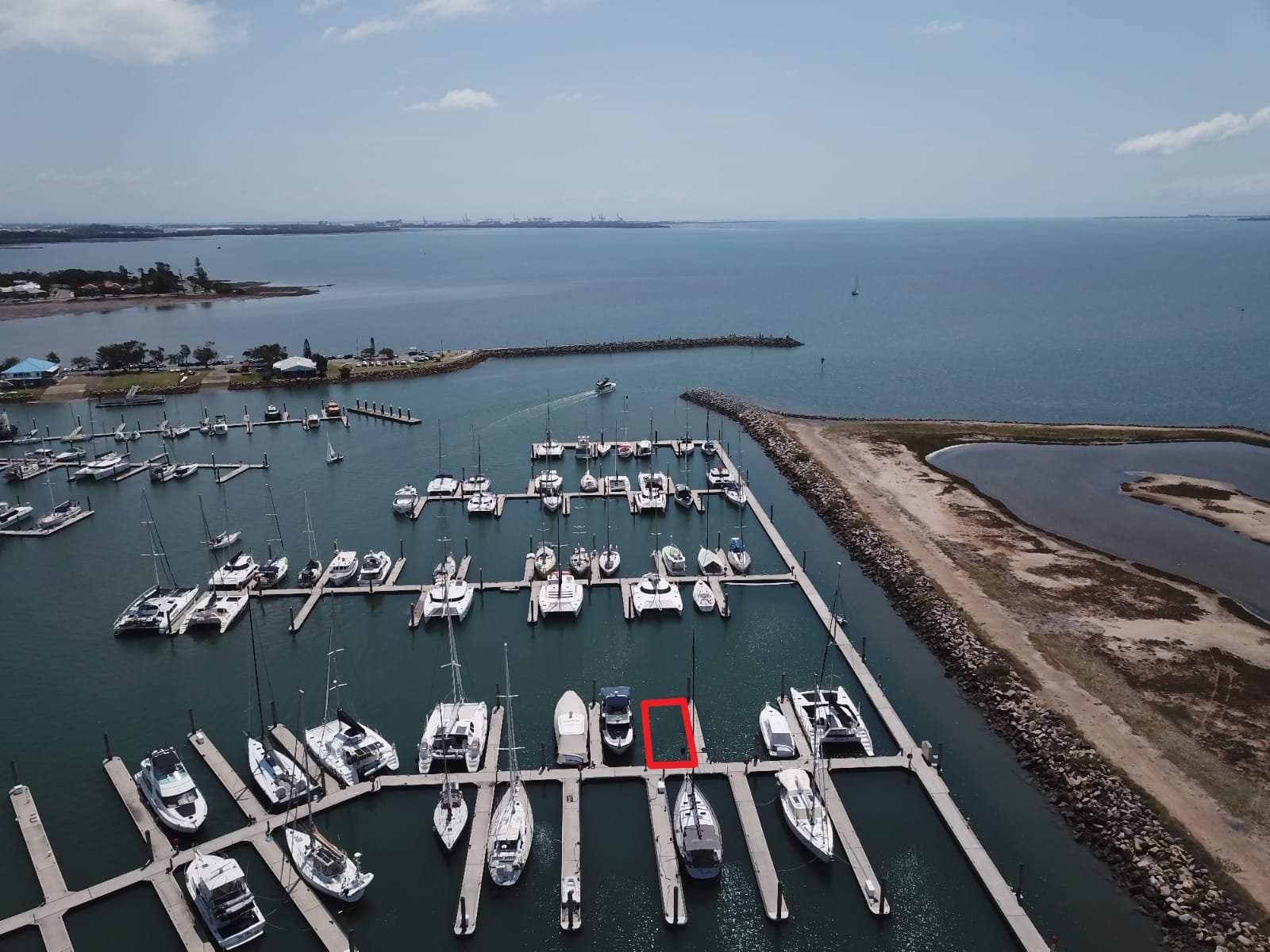 marina-boat